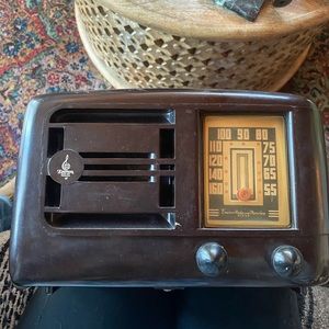 Vintage Emerson Radio Model 336